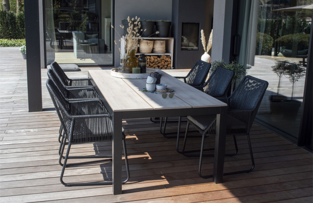 Unieke tuinstoelen op een rij!