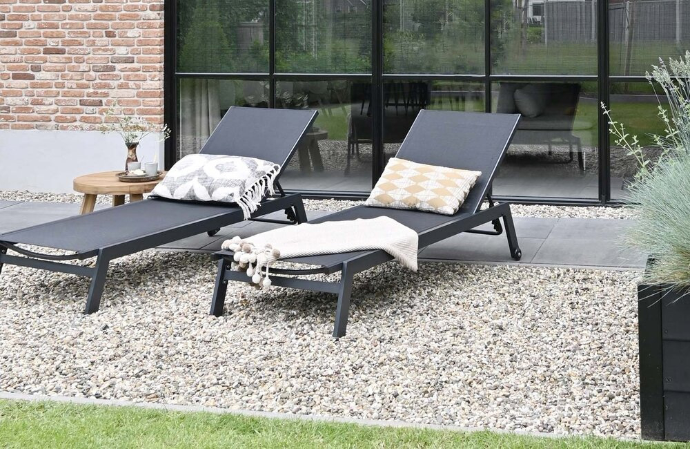 Nieuw in onze tuinmeubelen collectie: de ligbedden Sint-Maarten en Bonaire