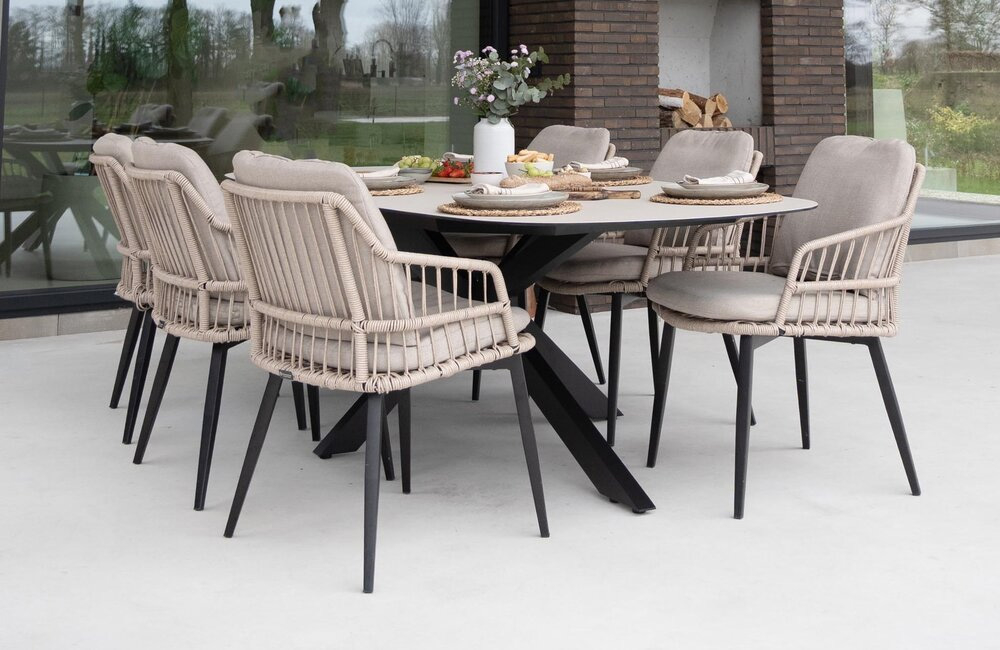 Loungeset vs. tuinset: wat past het beste bij jouw tuin en gebruik?