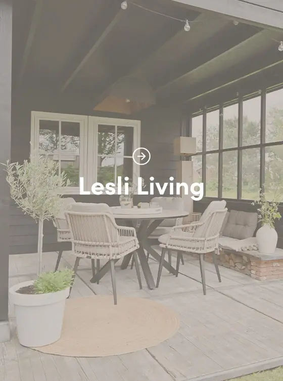 Lesli Living