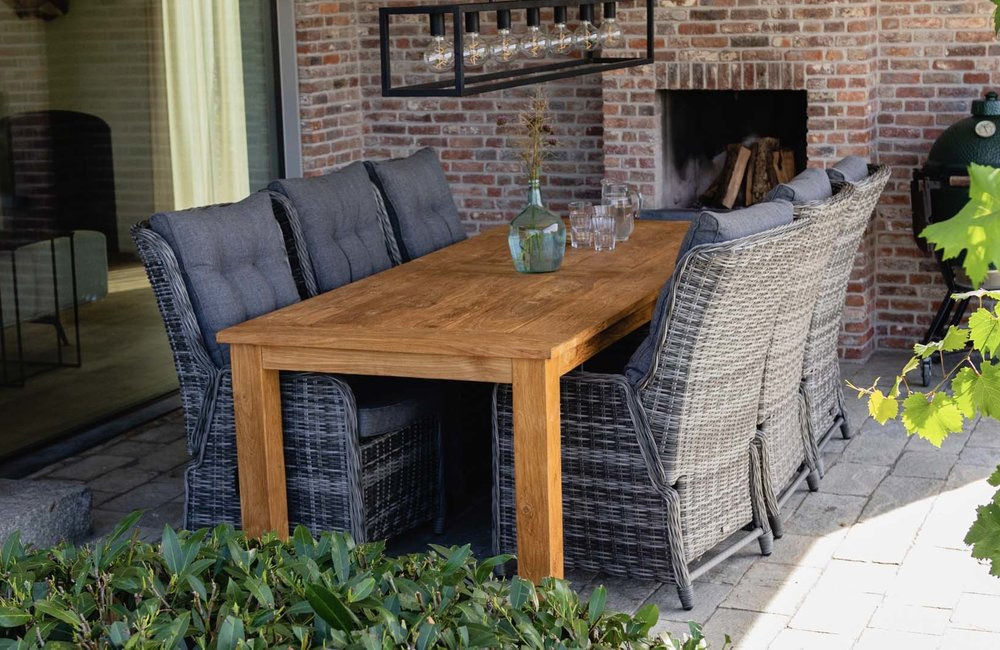 Een mooie tuintafel voor jouw tuin