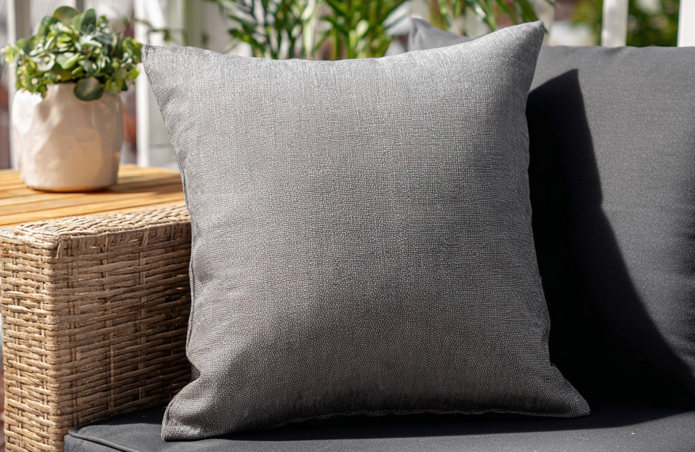 Vlekje in je tuinkussens?