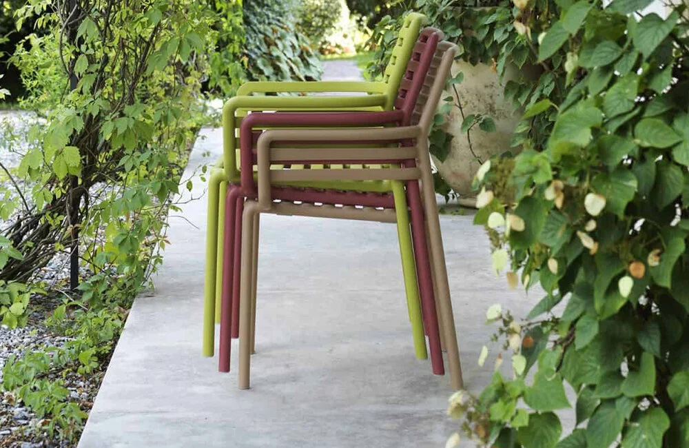 Wat is de beste stapelbare tuinstoel voor buitengebruik?